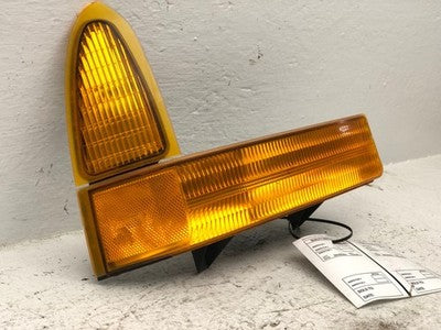2001 F350 Super Duty Passenger Right Front Turn Signal Light Lamp Fender Mounted
