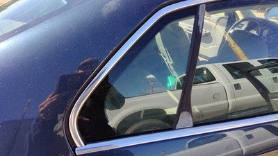 2005-10 Vw Jetta Passenger Right Rear Vent Window Back Door Glass With Frame Oem