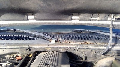 2001 Chevy Tahoe Windshield Wiper Cowl Vent Trim Panel Oem Grille