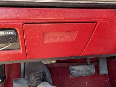 1986-1988 Olds 88 Lower Dash Under Column Fuse Cover Trim Panel Oem Red 25532007