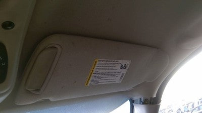 2004-2005 Chevy Suburban Passenger Right Sun Visor Oem Tan 522 15269595