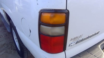 2004-2006 Chevy Suburban Driver Left Tail Light Oem Brake Lamp Rear 15832091