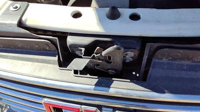 2002-2009 Gmc Envoy Hood Latch Assembly With Bracket Oem 89025314