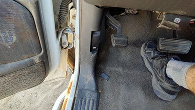 2005 Sierra 1500 Hd Driver Left Lower Kick Trim Panel Oem Pewter 69D