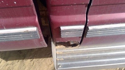 1988 Gmc Sierra 2500 Passenger Right Rear Moulding On Quarter Panel Oem Cab