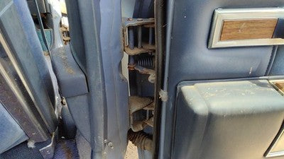 1980-1984 Deville Sedan Rh Passenger Right Rear Door Hinge Pair Set Oem 01714401