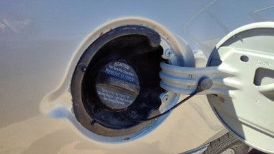 1998-2005 Chevy Malibu Fuel Filler Neck Assembly With Gas Cap Oem