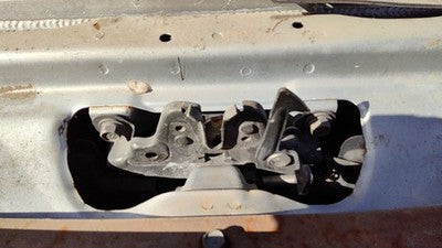 2000-2005 Mitsubishi Eclipse Hood Latch Assembly With Bracket Oem Mr392177