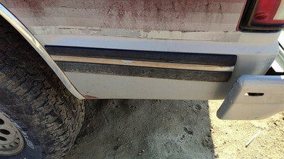 1993 S10 Blazer Driver Left Rear Moulding On Quarter Panel Oem