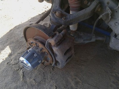 93-95 Pathfinder Driver Left Front Spindle Steering Knuckle With Wheel Hub 4X4
