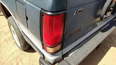 1983-1994 Chevy S10 Blazer Driver Left Tail Light Brake Lamp Oem Rear 00919680