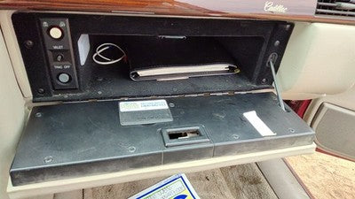 95-02 Cadillac Eldorado Glove Box Assembly Complete Door With Latch Shale 155
