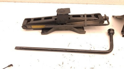 95-05 Chevy S10 Blazer Complete Jack Assembly Factory Set Kit Lug Wrench