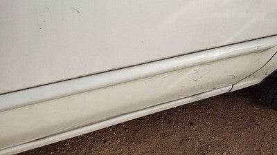 00-02 Sentra Passenger Right Front Moulding From Door Trim Strip White Qm1