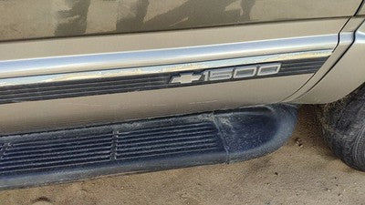 1992-1999 Chevy Suburban Passenger Right Front Moulding From Door Oem Trim Strip