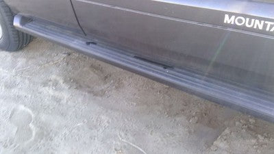 02-10 Mercury Mountaineer Passenger Right Lower Running Board Rocker Moulding