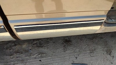 1997 Silverado 2500 Passenger Right Rear Moulding On Cab Panel Oem