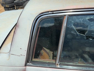85-90 Park Ave Passenger Right Rear Vent Window Back Door Glass With Frame Oem