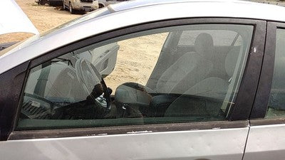 2007-12 Nissan Sentra Sr Driver Left Front Side Window Door Glass Oem 80301Ze80a