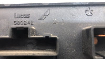 2001-2002 Dodge Caravan Temperature Control Module In Dash Heater Ac Head Unit