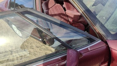 92-99 Lesabre Passenger Right Front Vent Window Small Door Glass With Frame