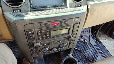 2005-2006 Land Rover Lr3 Trim Bezel Around Radio Surround Dash Panel Oem