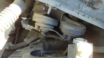 2002-2009 Chevy Trail Blazer Pair Set Of Horns Oem 15172410