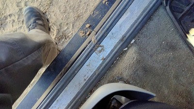 2007 Gmc Envoy Driver Left Lower Kick Trim Panel Oem Gray 28H