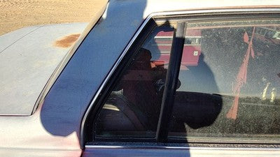 1986-1991 Olds 88 Passenger Right Rear Vent Window Back Door Glass With Frame