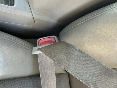 2004-2006 Cadillac Srx Driver Left Front Seat Belt Buckle Receiver Oem Gray 132