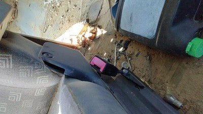 02-06 Dodge Sprinter Van 3500 Passenger Right Front Seat Belt Buckle Receiver