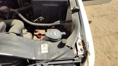 99-07 Silverado 2500 Hd Windshield Washer Fluid Reservoir With Pump Wiper Tank