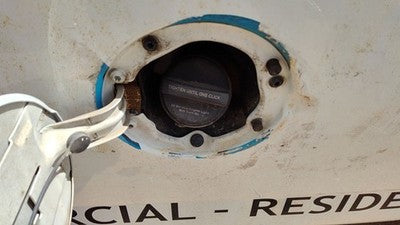 2004-2014 Chevy Express Van Fuel Filler Neck Assembly With Gas Cap Oem 20829348
