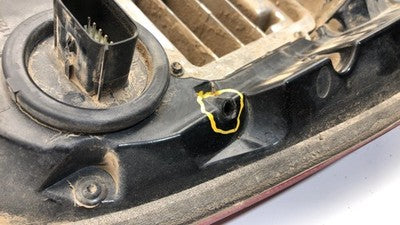 19-24 Dodge Ram 1500 Passenger Right Rear Tail Light Blind Spot Guide Pins Broke