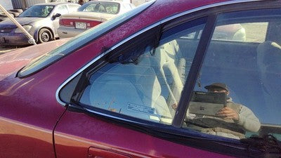 1992-1999 Olds 88 Passenger Right Rear Vent Window Back Door Glass With Frame