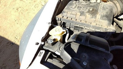 2005-07 Jeep Liberty Windshield Washer Fluid Reservoir With Pump Oem Wiper Tank