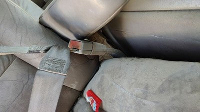 1999 Gmc Yukon Passenger Right Front Seat Belt Buckle Receiver Oem Tan 522