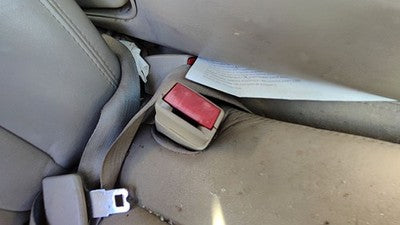 2003 Lincoln Town Car Passenger Right Front Seat Belt Buckle Receiver Oem Gray