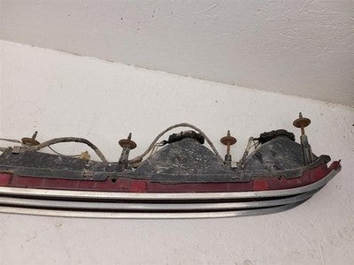 1990-1992 Oldsmobile Toronado Complete Tail Light Assembly Brake Lamp Back Trunk
