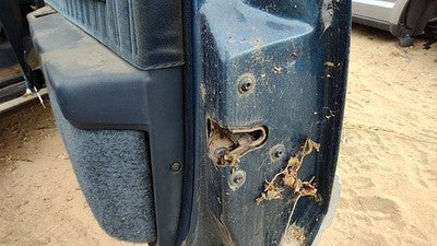 89 Olds Cutlass Calais Passenger Right Front Door Latch With Rods/Cables 2 Door