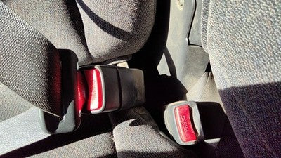 2001 2002 Sierra 2500 Hd Passenger Right Front Seat Belt Buckle Oem Graphite 12d