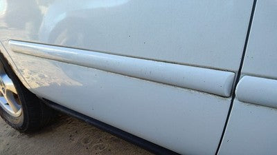 00-07 Ford Taurus Passenger Right Rear Moulding From Door Back Trim Strip White