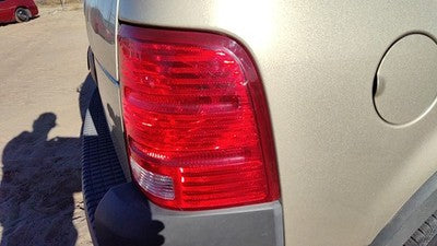 2002-2005 Ford Explorer Passenger Right Tail Light Brake Lamp Oem Rear