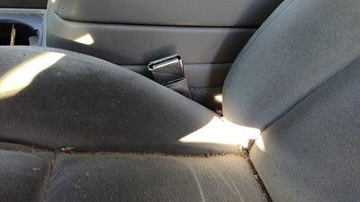 1996 Olds 88 Driver Left Front Seat Belt Buckle Receiver Oem Gray