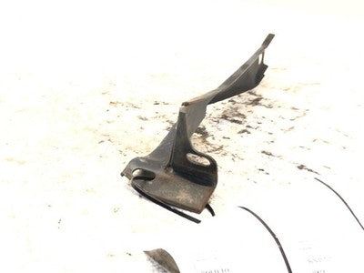 84-87 C4 Corvette Front Inner Fender Wheelhouse Support Bracket Passenger Side