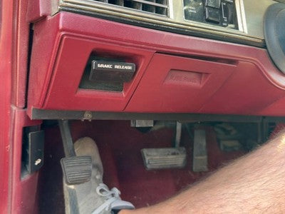 1986-1988 Olds 88 Lower Dash Under Column Knee Bolster Trim Panel Oem 25532007