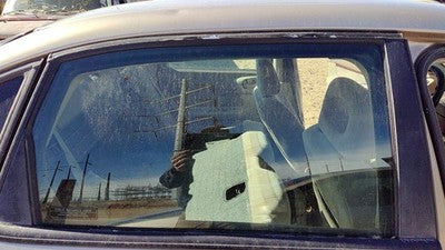 2000-2005 Chevy Impala Passenger Right Rear Side Window Door Glass Oem Back