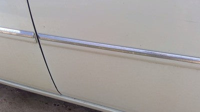 08-09 300 Driver Left Rear Moulding From Door Oem Back Trim Strip White Pwg