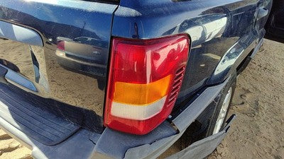 2003-2004 Jeep Grand Cherokee Passenger Right Tail Light Brake Lamp Oem Rear