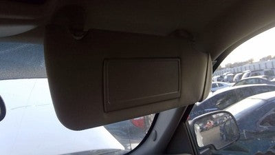 2004-2005 Chevy Suburban Passenger Right Sun Visor Oem Tan 522 15269595